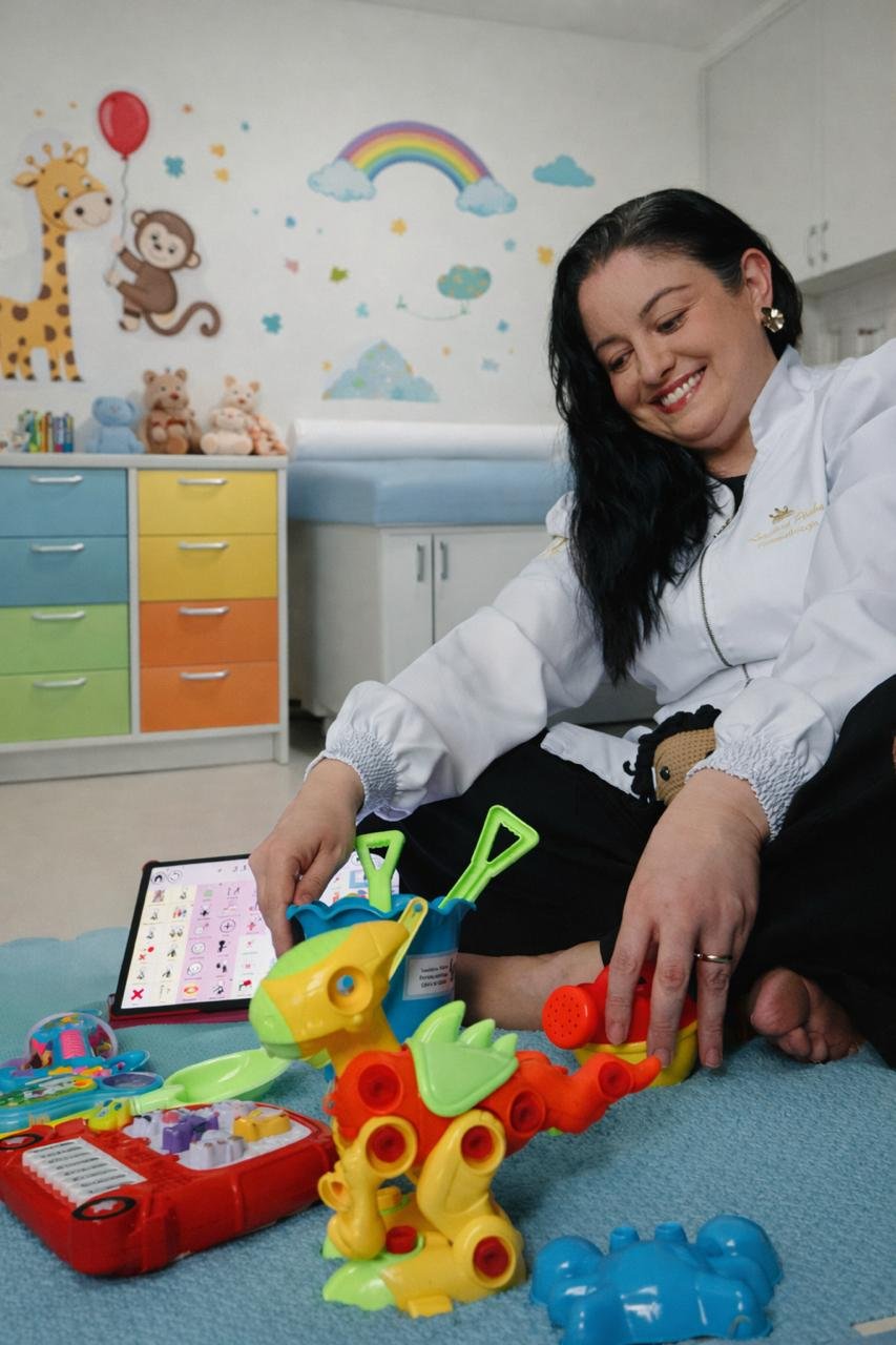 Fga. Luciana Pinha — Fonoaudióloga